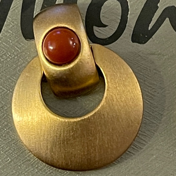 Vintage Monet Luxury Clip Earrings Naturelle - Picture 2 of 5